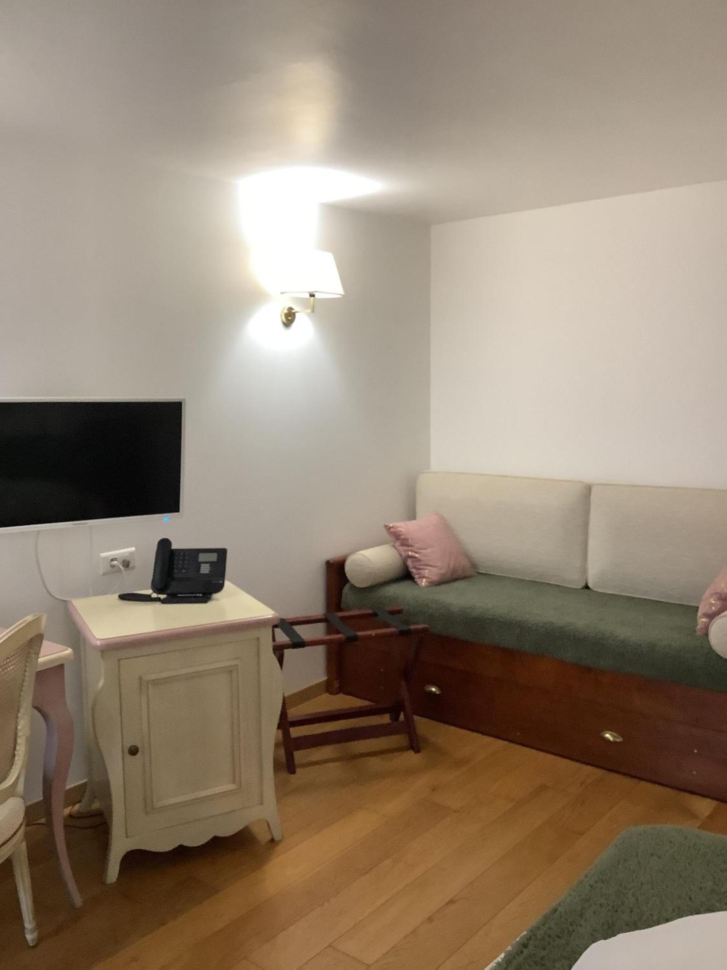 Logis Le Marronnier Hotel Buffon Værelse billede