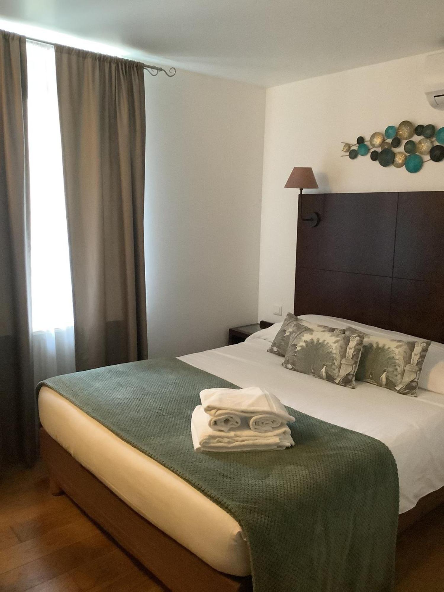 Logis Le Marronnier Hotel Buffon Værelse billede
